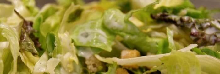 Comment choisir son essoreuse à salade : piston, plastique, transparente