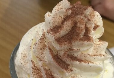Une belle chantilly réalisée par un siphon de cuisine